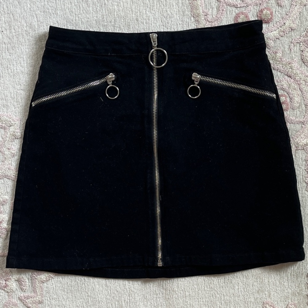 Signature8 Black Mini Skirt with Silver Zipper Accents